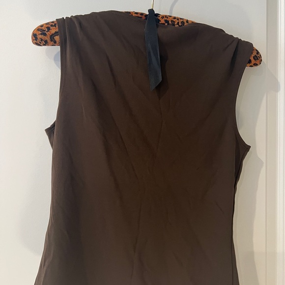 David Meister top with bronze horseshoe details on shoulders I. chocolate brown - Picture 2 of 6